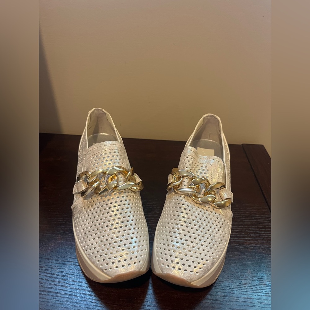 Dolce Vita Gold Chain Jhenee Perf Platform Loafer Sneakers size 8